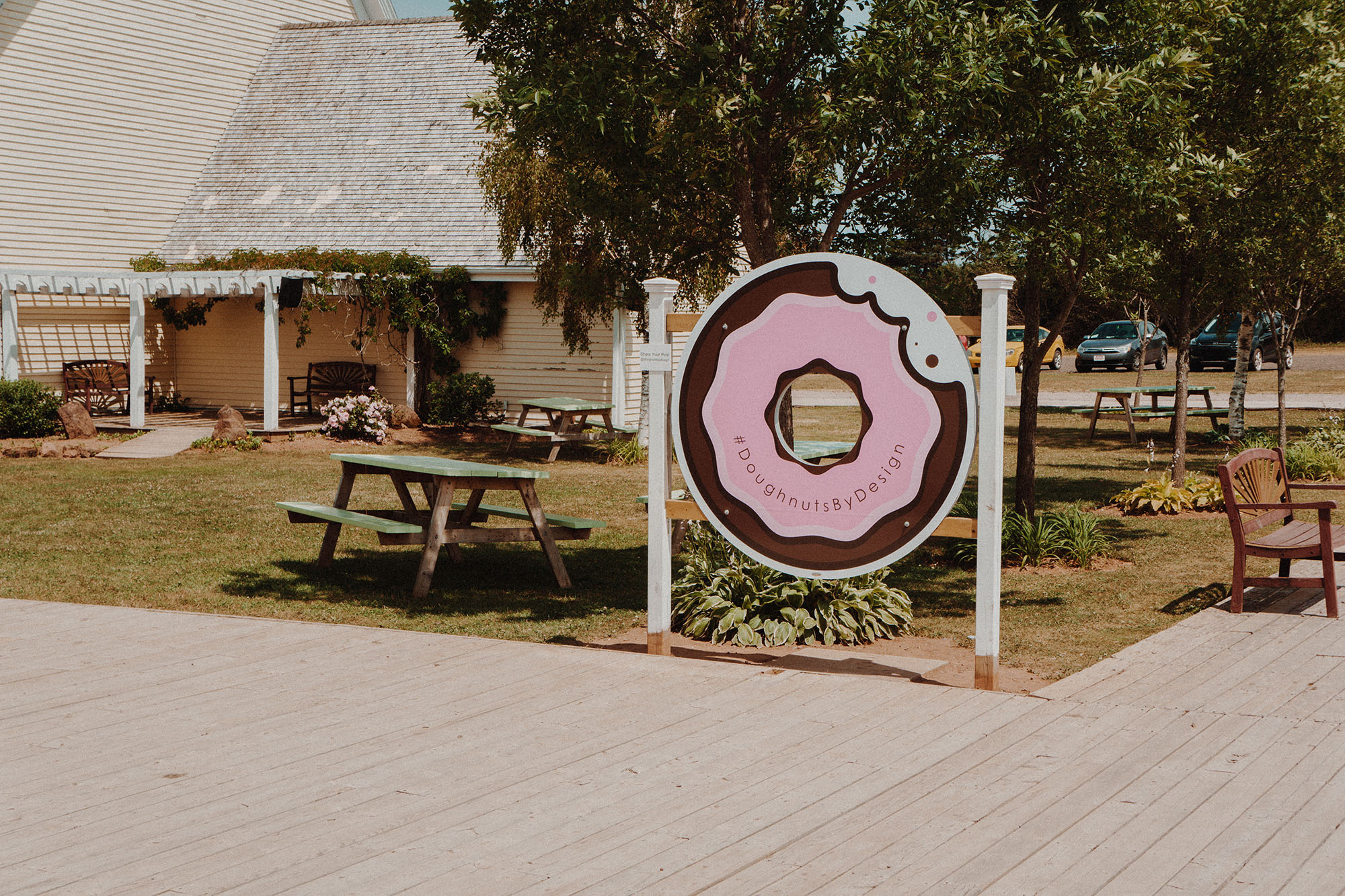 //newsite.avonlea.ca/wp-content/uploads/2017/07/doughnuts-by-design-web.jpg
